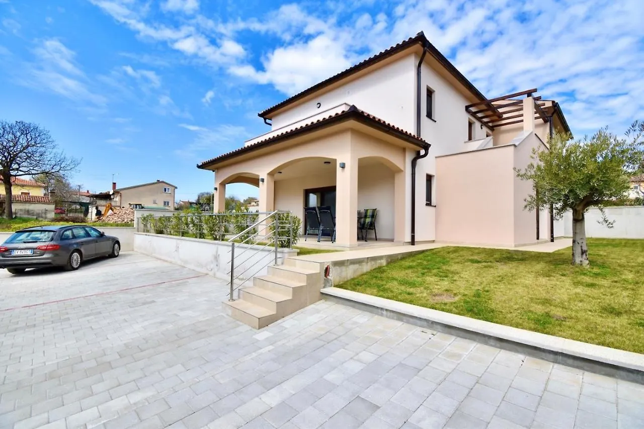 Guest house Holiday Apartments Petra Stinjan