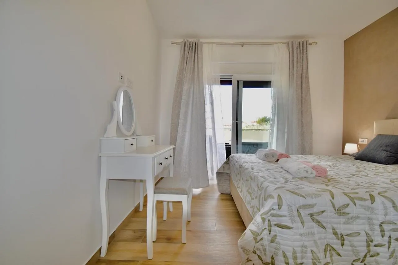 Holiday Apartments Petra Stinjan Croatia