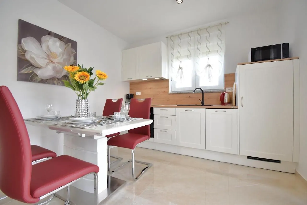 Holiday Apartments Petra Stinjan
