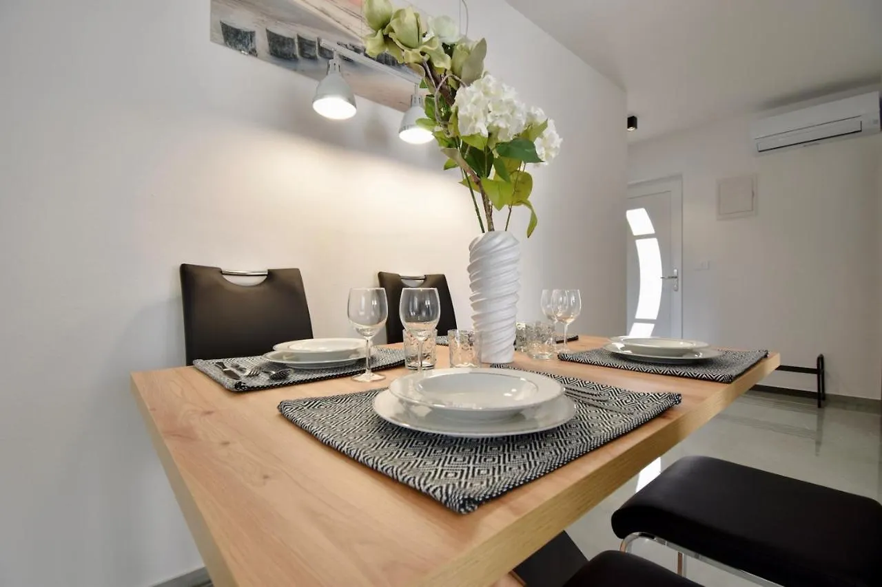 Holiday Apartments Petra Stinjan 0*,  Croatia