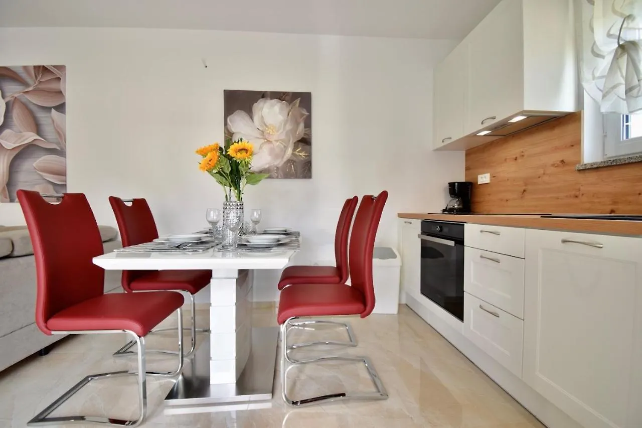 Holiday Apartments Petra Stinjan