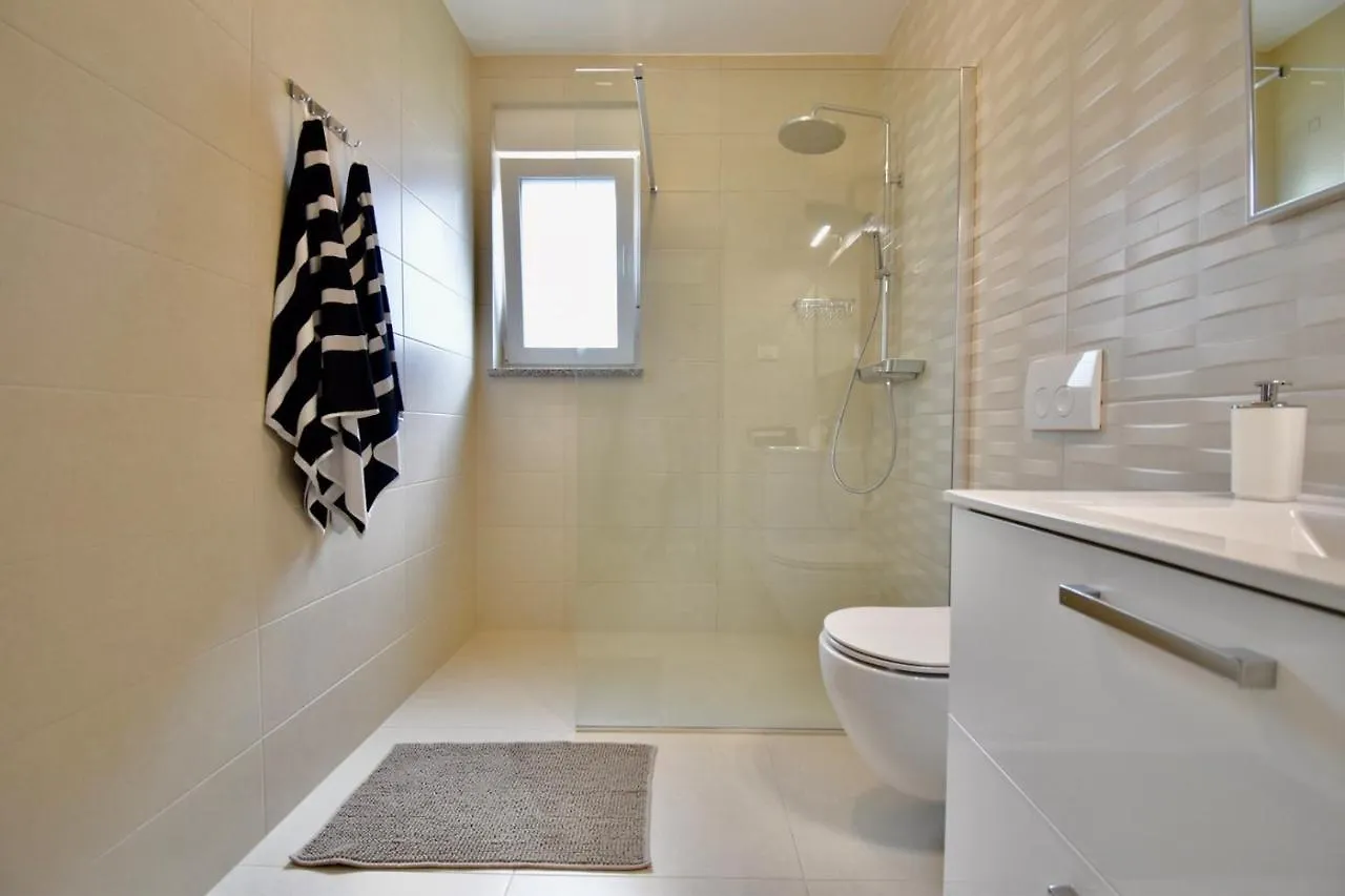 Guest house Holiday Apartments Petra Stinjan Croatia