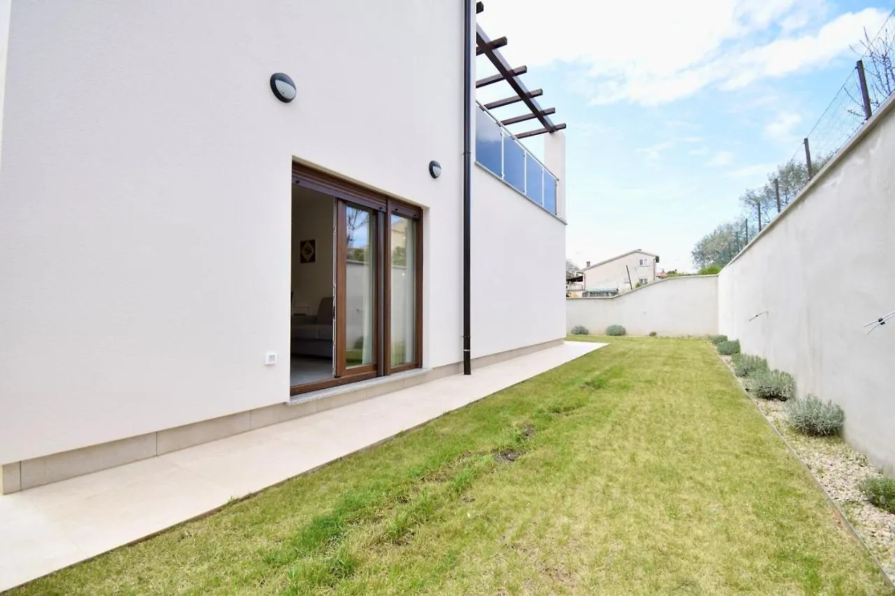 Guest house Holiday Apartments Petra Stinjan