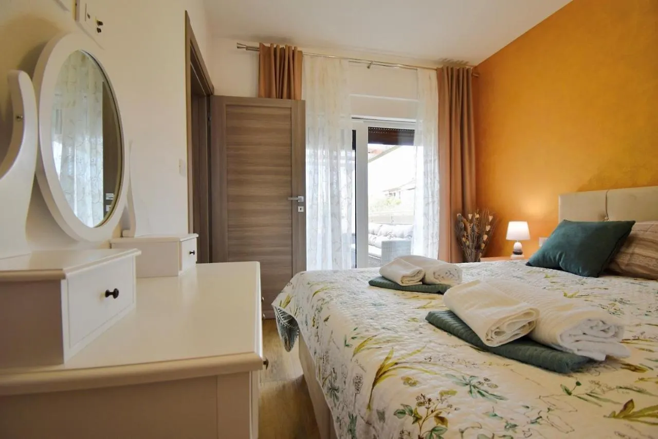 Guest house Holiday Apartments Petra Stinjan Croatia