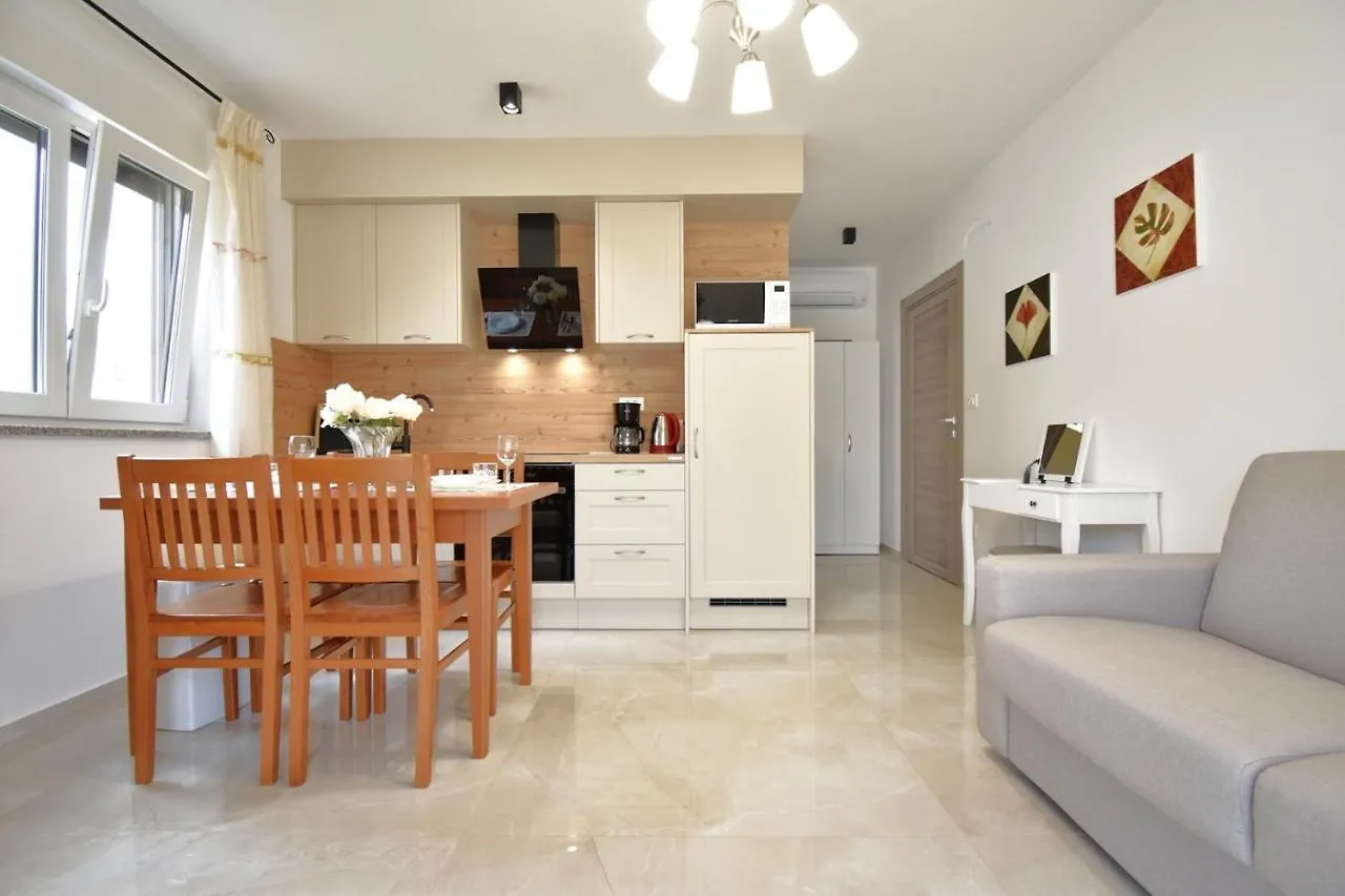 Holiday Apartments Petra Stinjan Croatia
